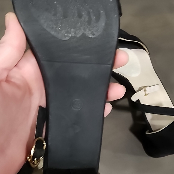 Elegant Black Block Heel Sandals - Picture 4 of 7